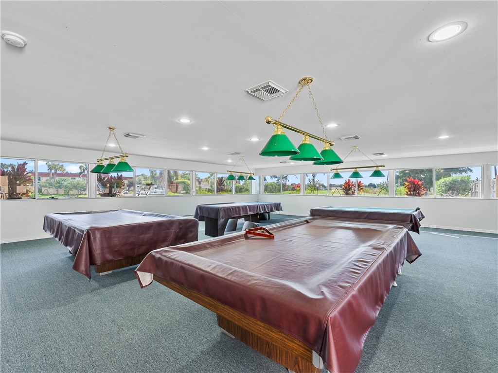 73 Royal Oak Court 206