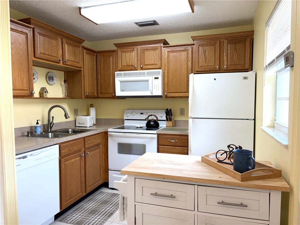 73 Royal Oak Court 206