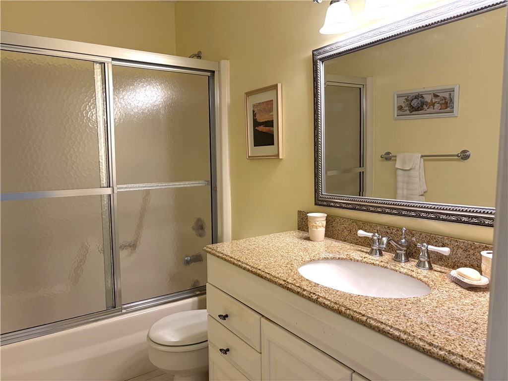 73 Royal Oak Court 206