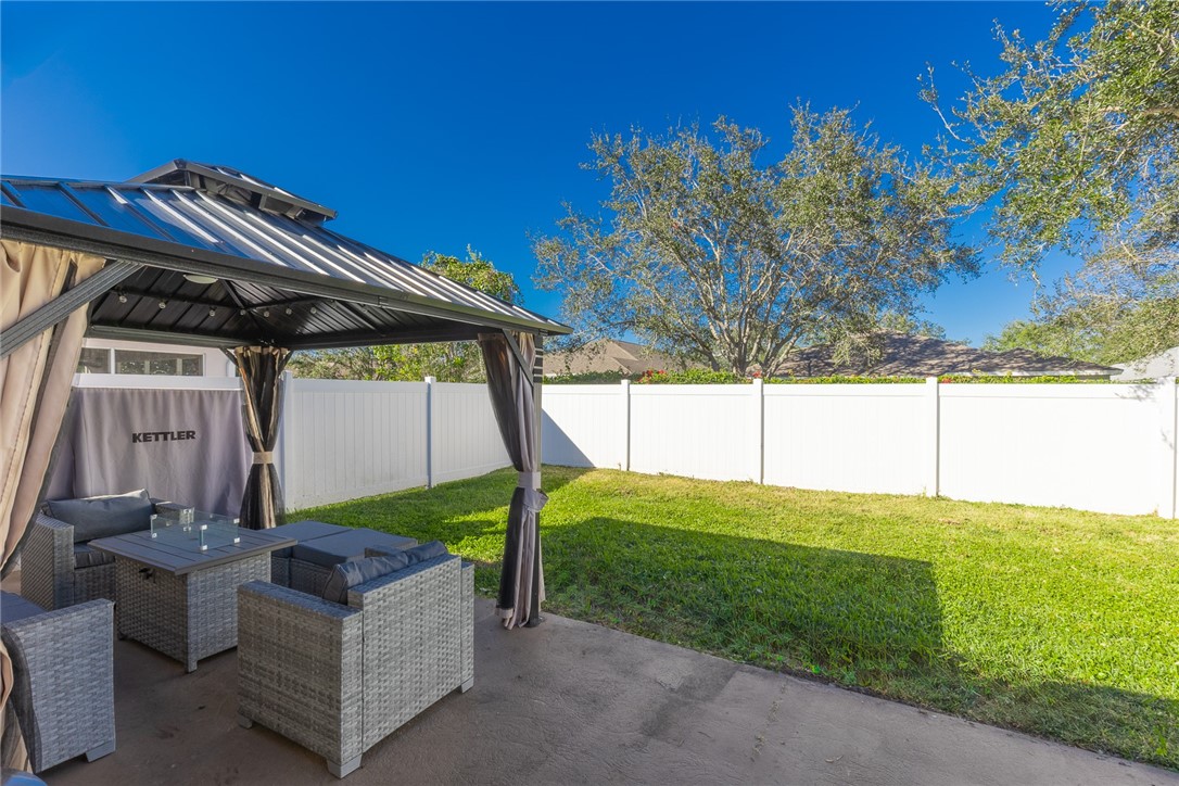 887 Greenleaf Circle