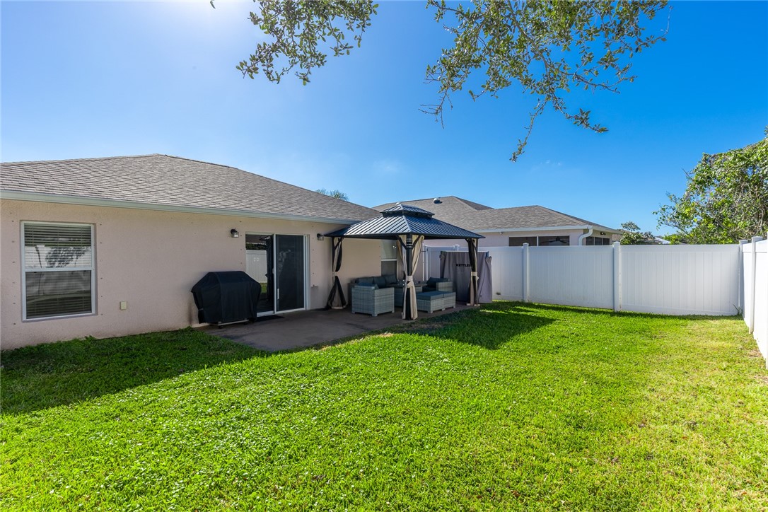 887 Greenleaf Circle