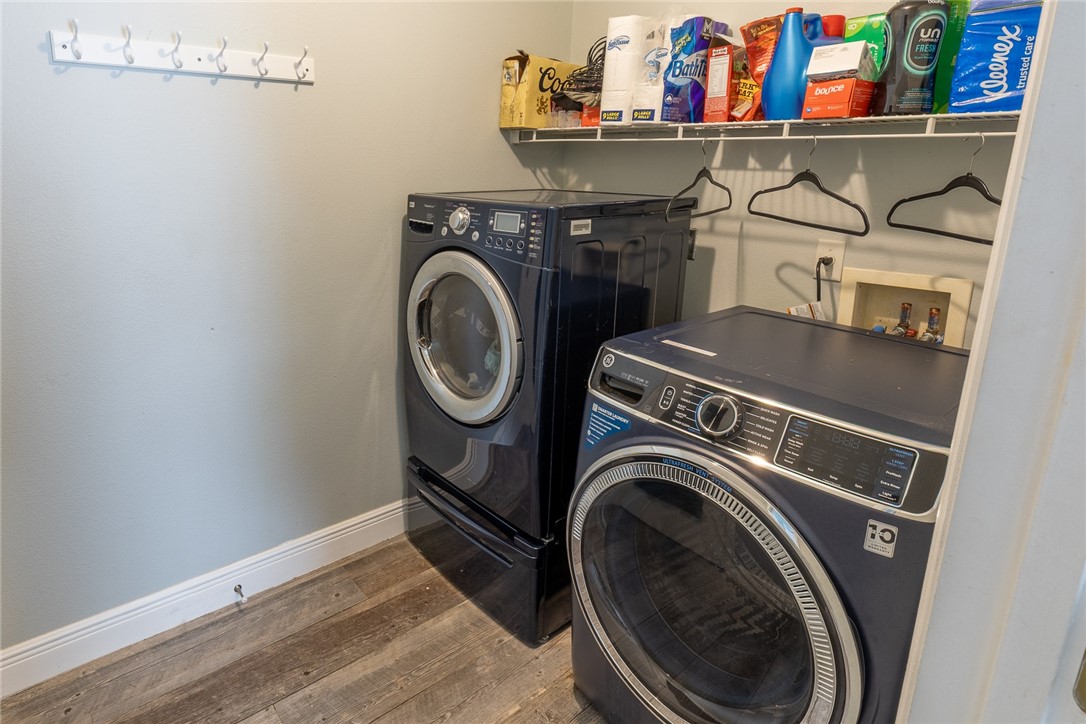 887 Greenleaf Circle