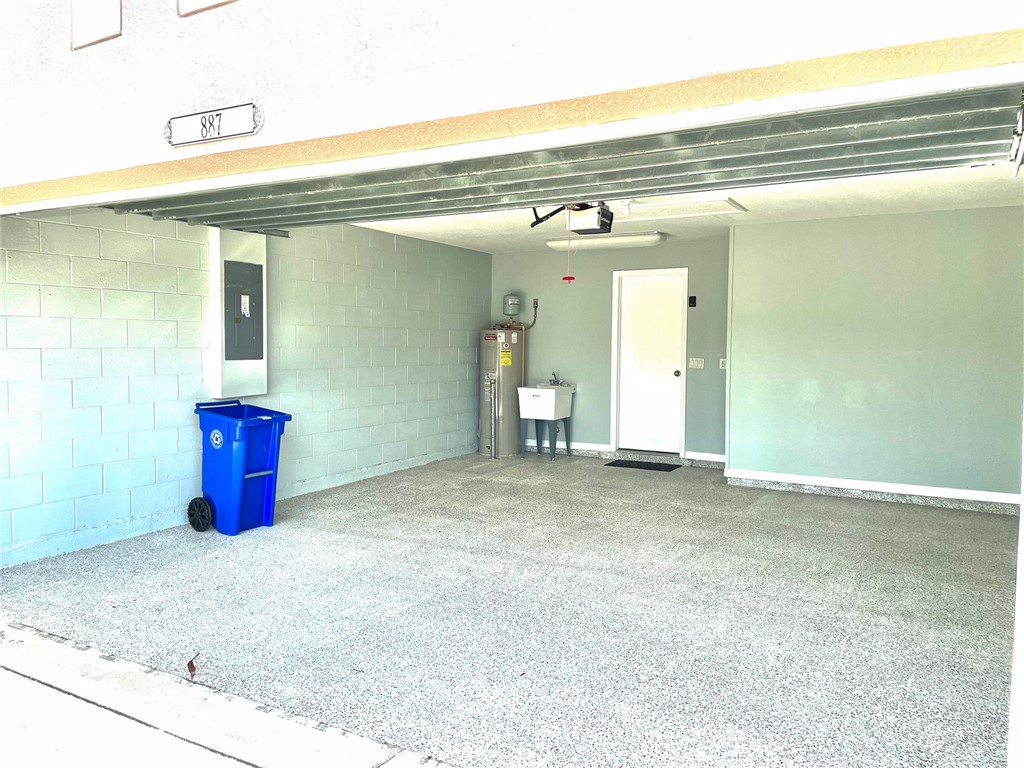 887 Greenleaf Circle