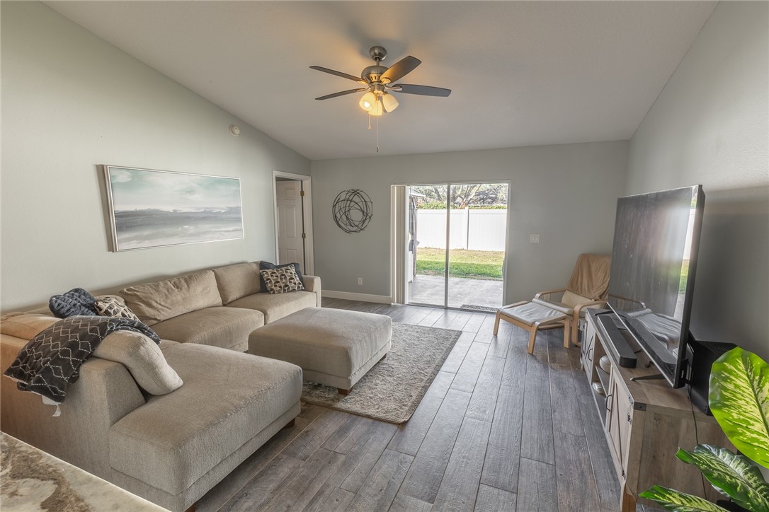 887 Greenleaf Circle