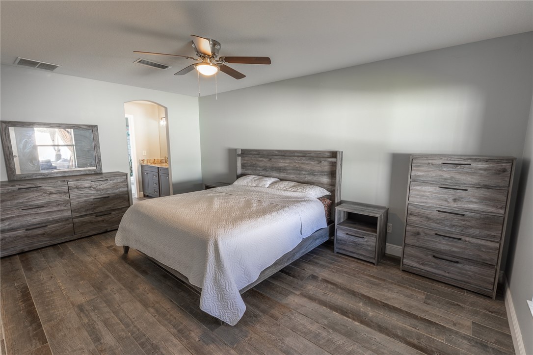 887 Greenleaf Circle