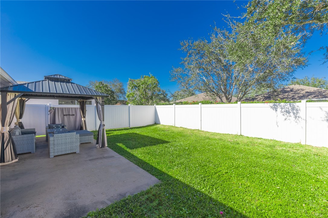 887 Greenleaf Circle