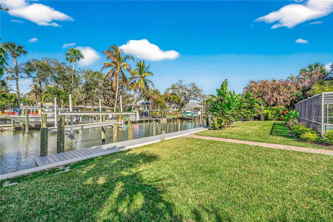 547 E Causeway Boulevard