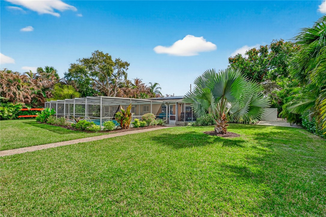 547 E Causeway Boulevard