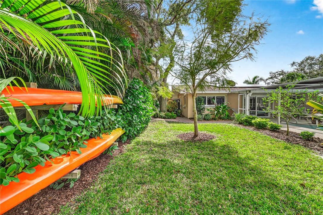 547 E Causeway Boulevard