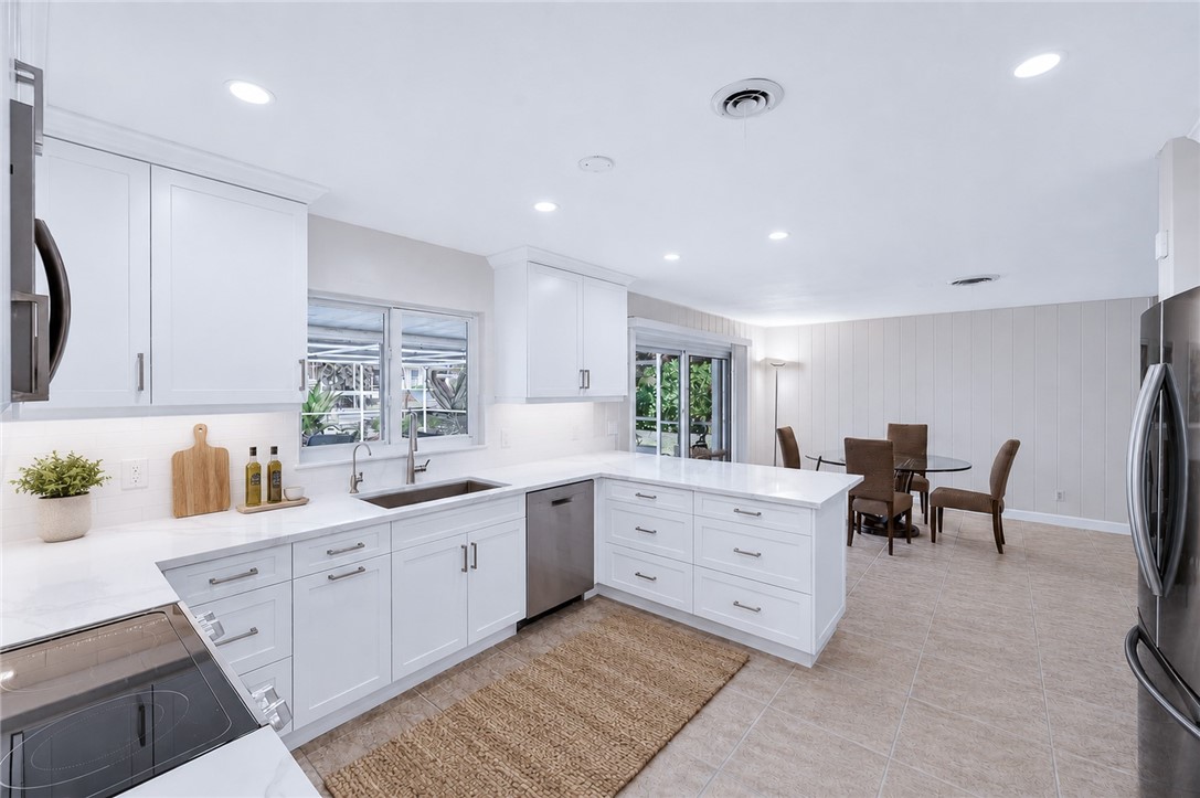 547 E Causeway Boulevard