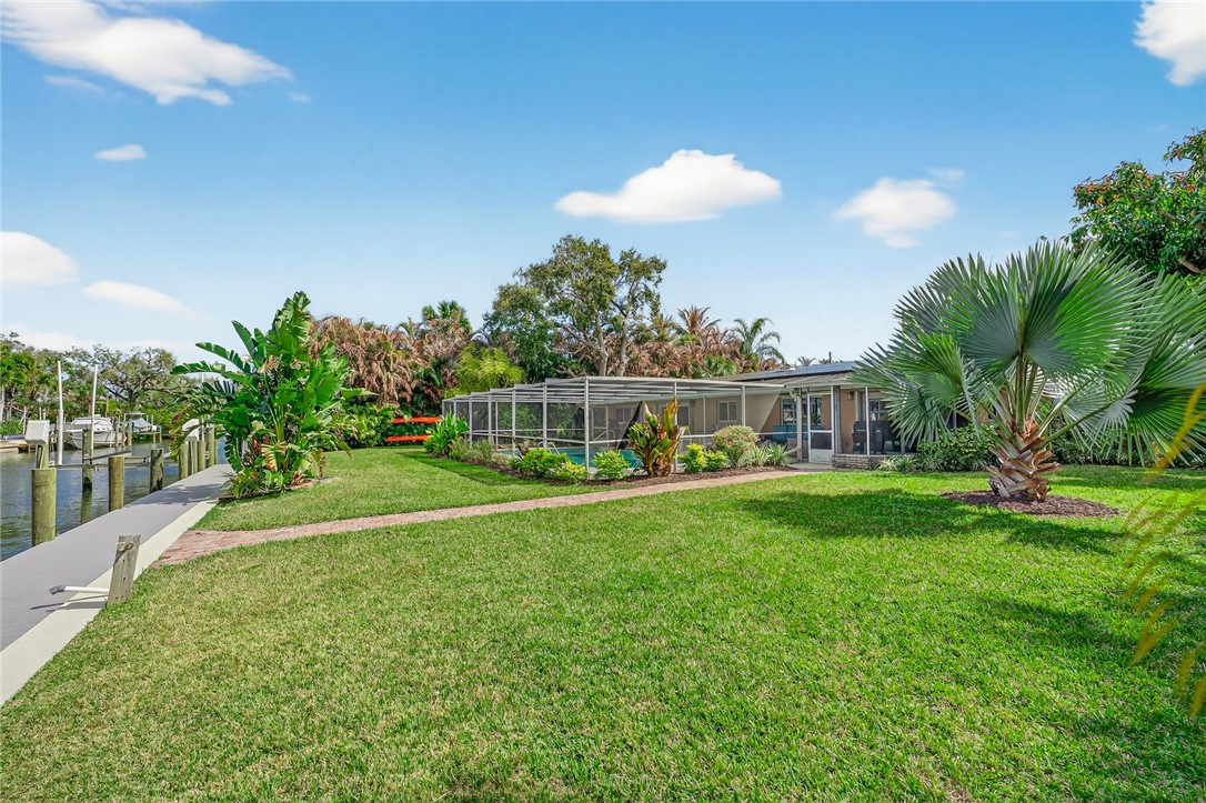 547 E Causeway Boulevard