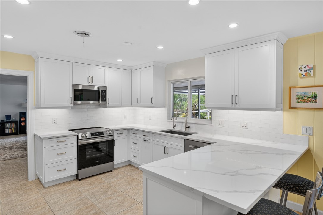 547 E Causeway Boulevard