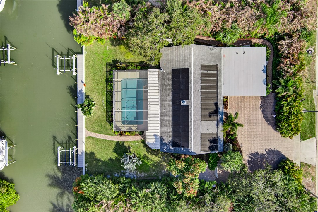 547 E Causeway Boulevard