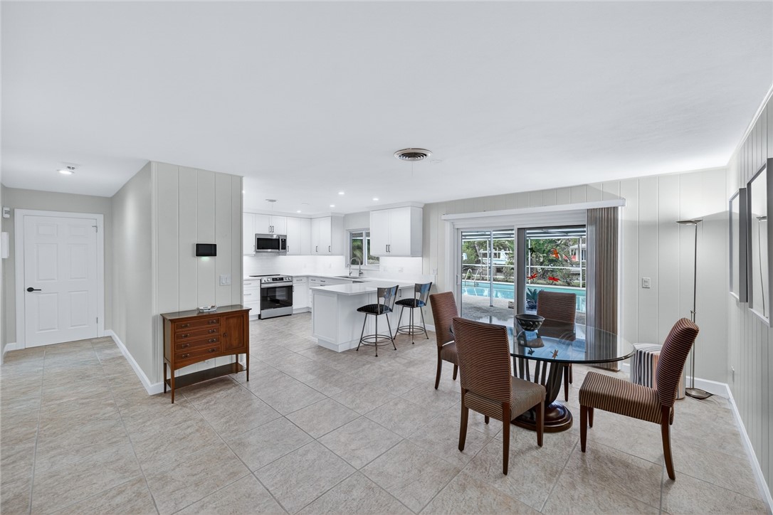 547 E Causeway Boulevard
