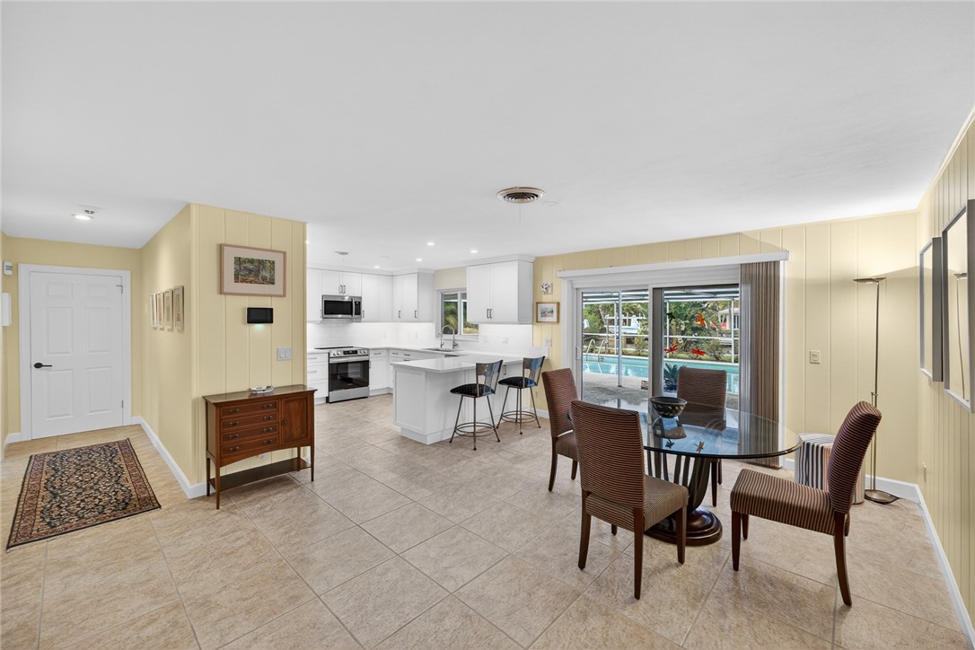 547 E Causeway Boulevard