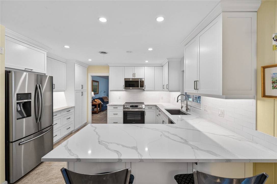 547 E Causeway Boulevard