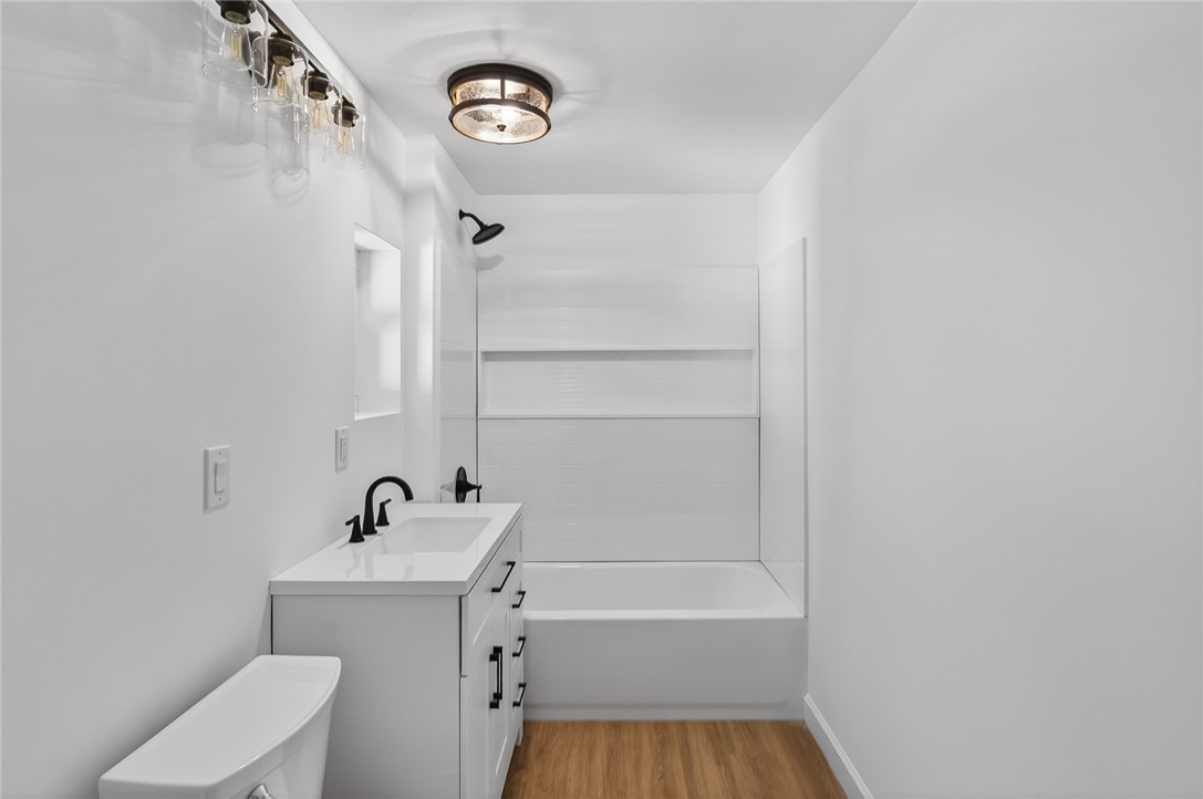 547 E Causeway Boulevard