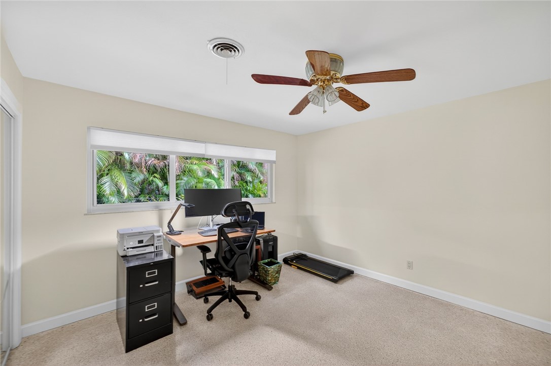 547 E Causeway Boulevard