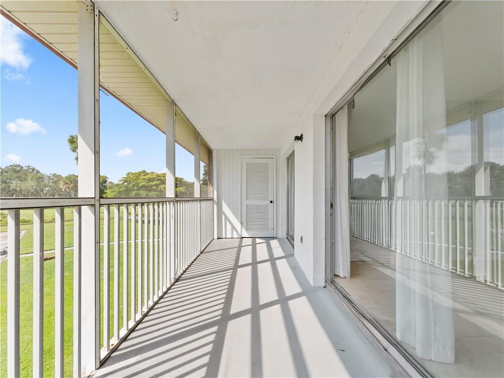 5 Vista Palm Lane 207