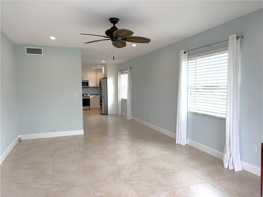 5 Vista Palm Lane 207