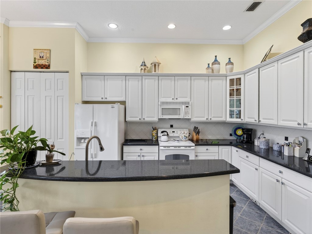 608 Calamondin Way SW