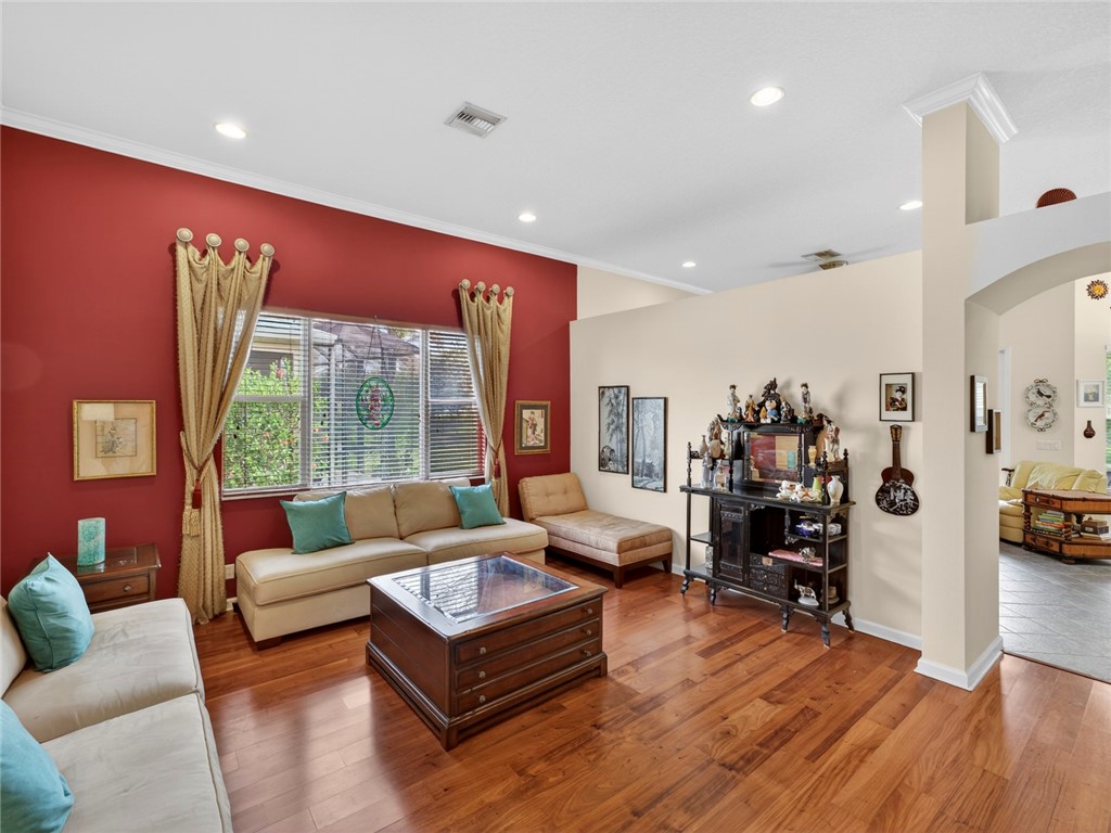 608 Calamondin Way SW