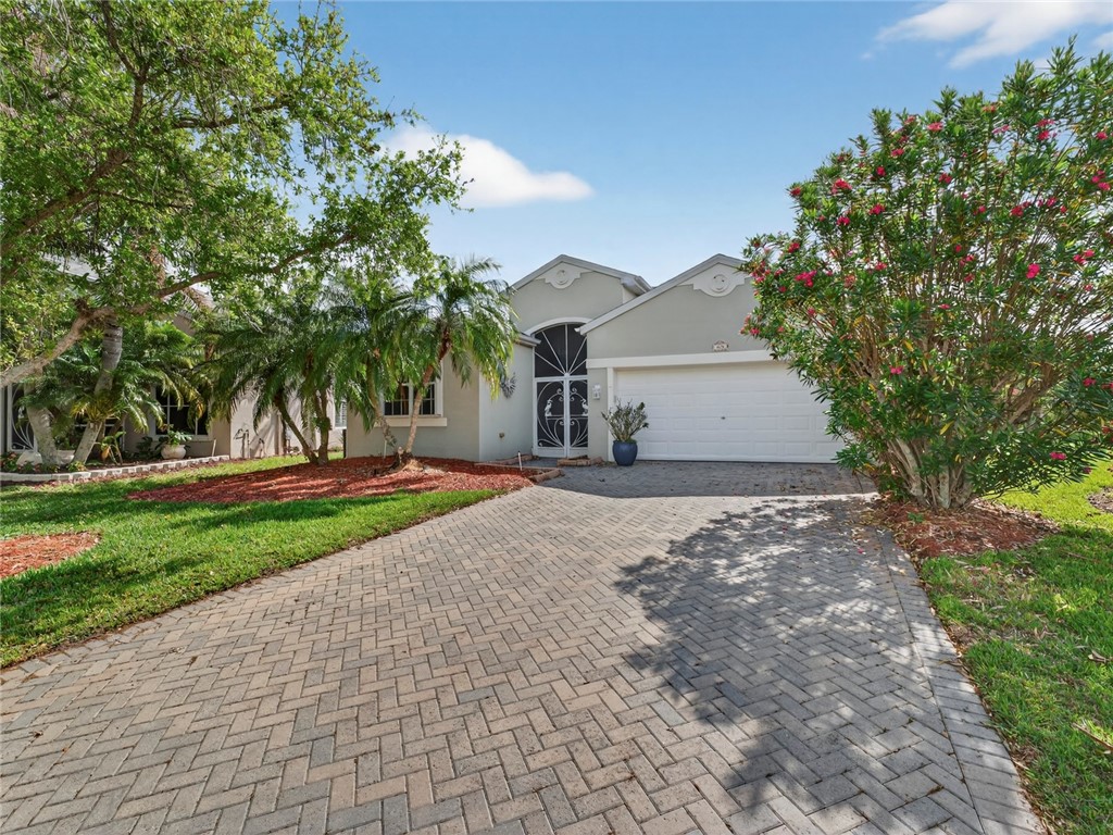 608 Calamondin Way SW