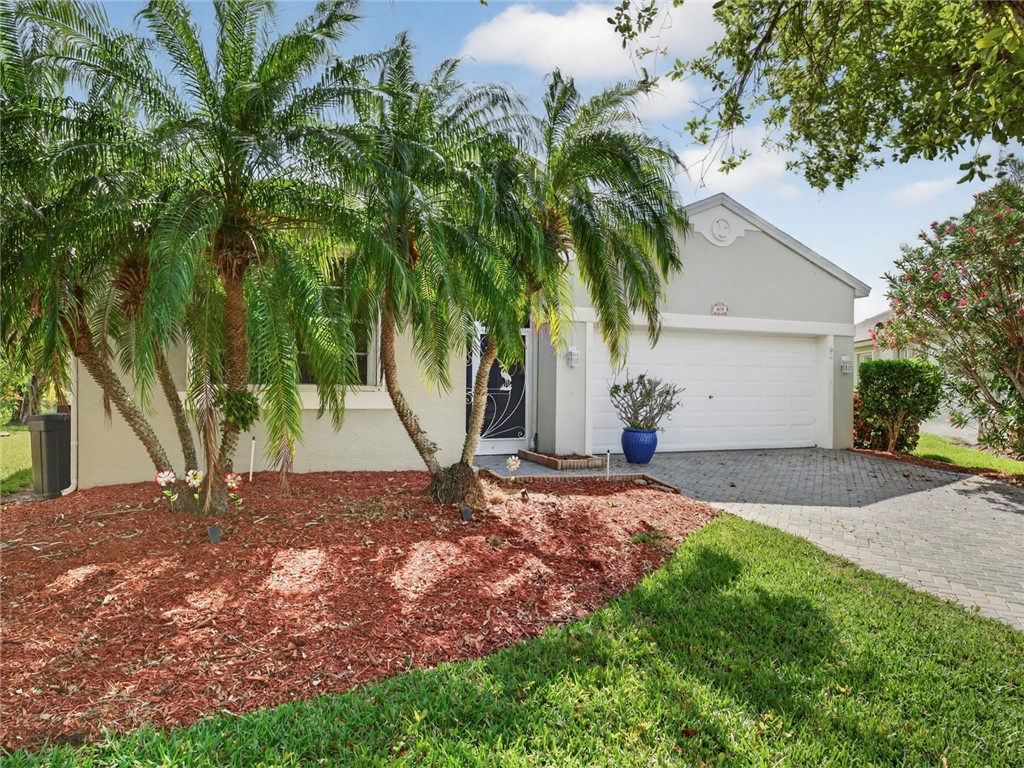 608 Calamondin Way SW