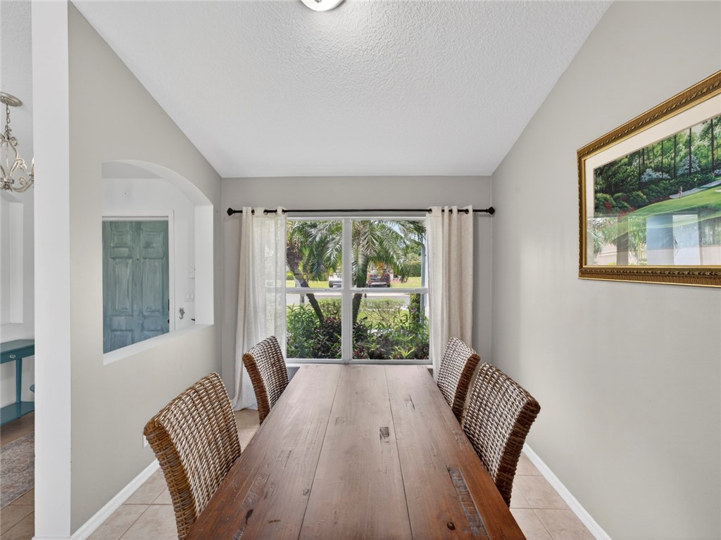 531 High Hawk Circle