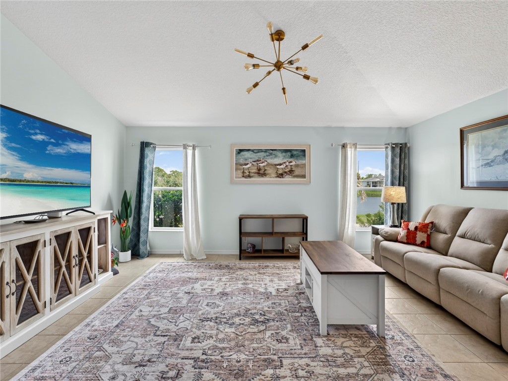 531 High Hawk Circle