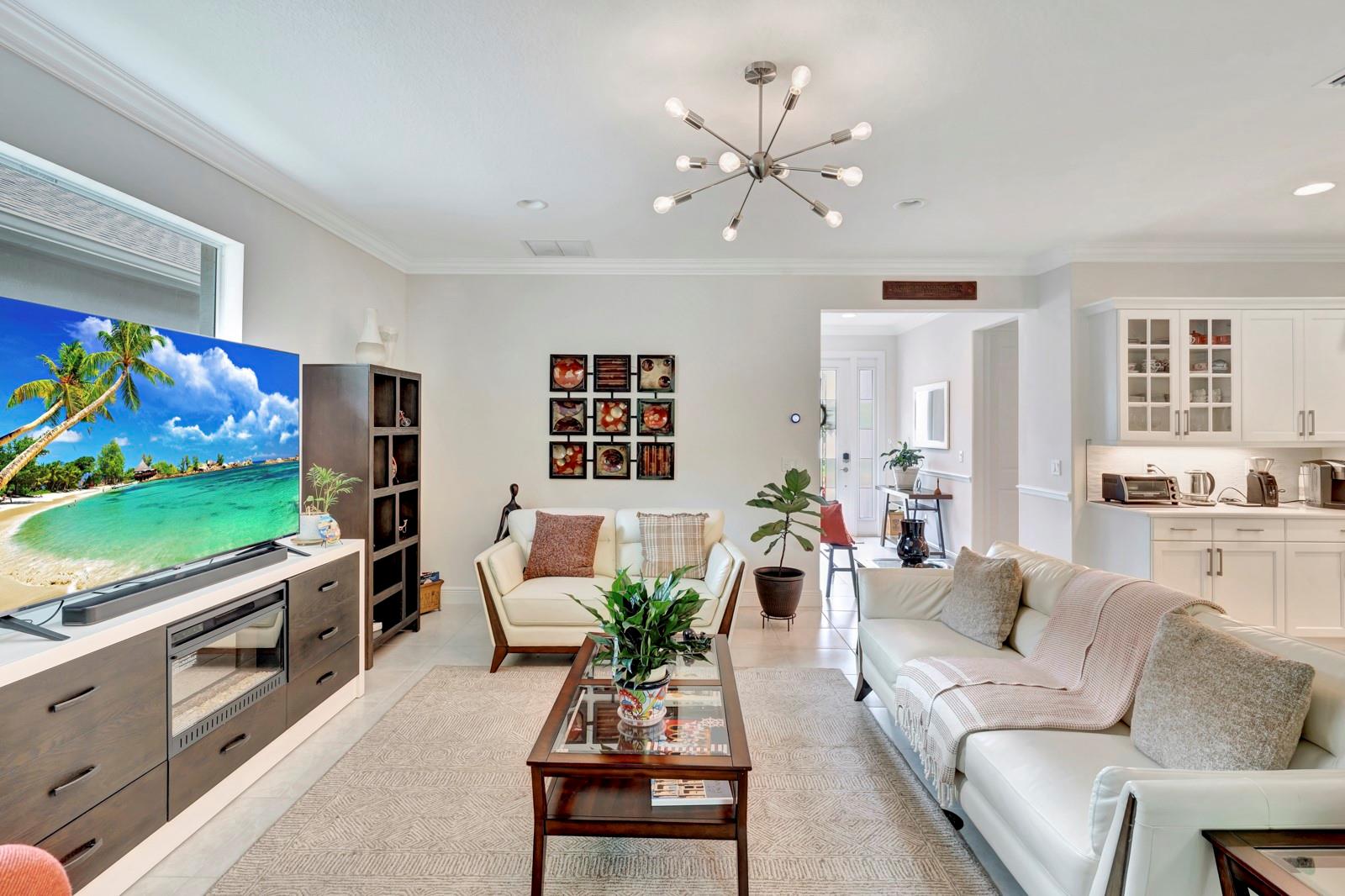 5950 Bella Rosa Ln
