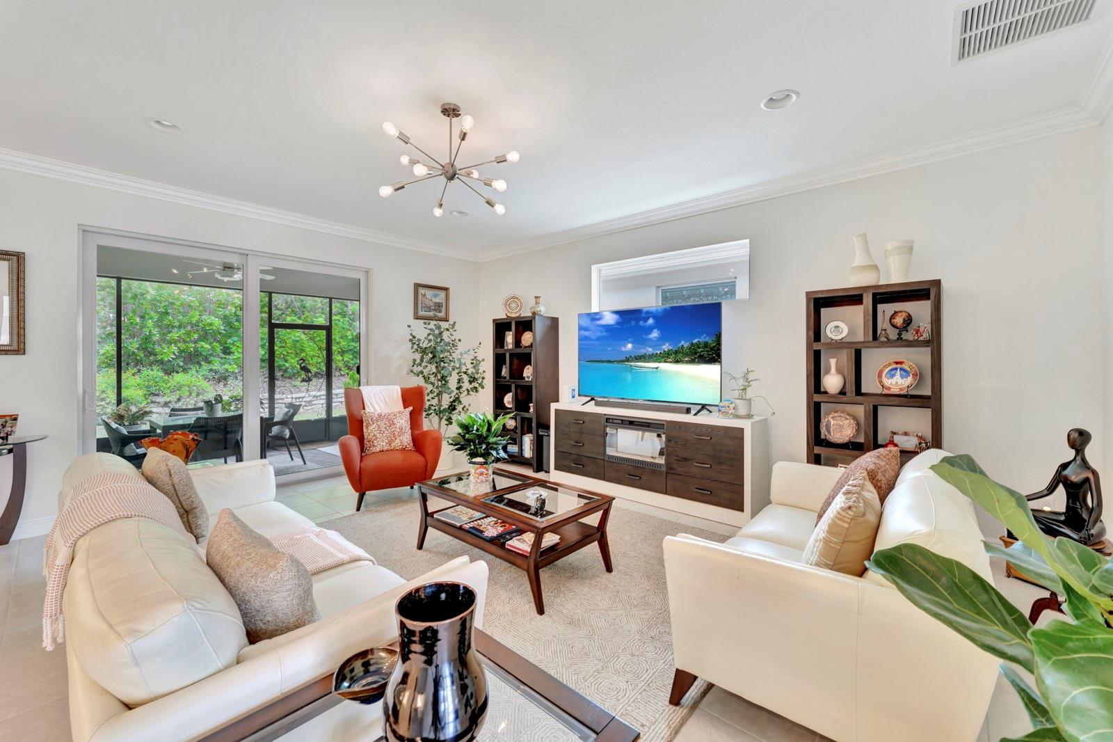 5950 Bella Rosa Ln