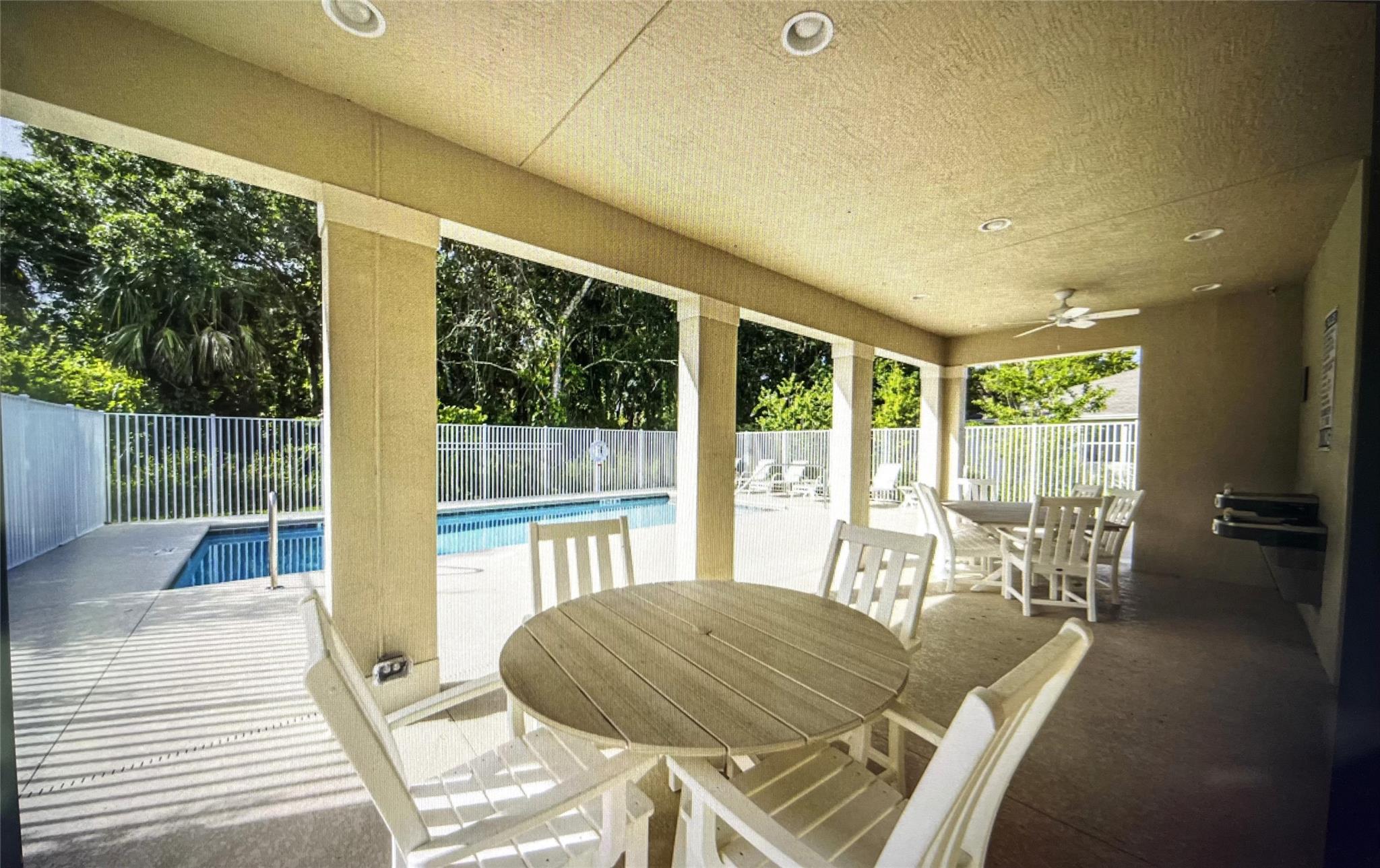 5950 Bella Rosa Ln
