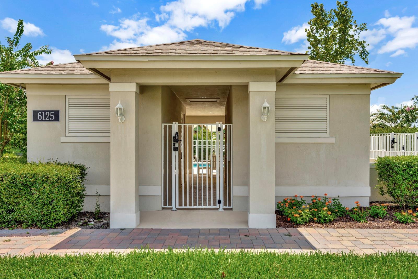 5950 Bella Rosa Ln