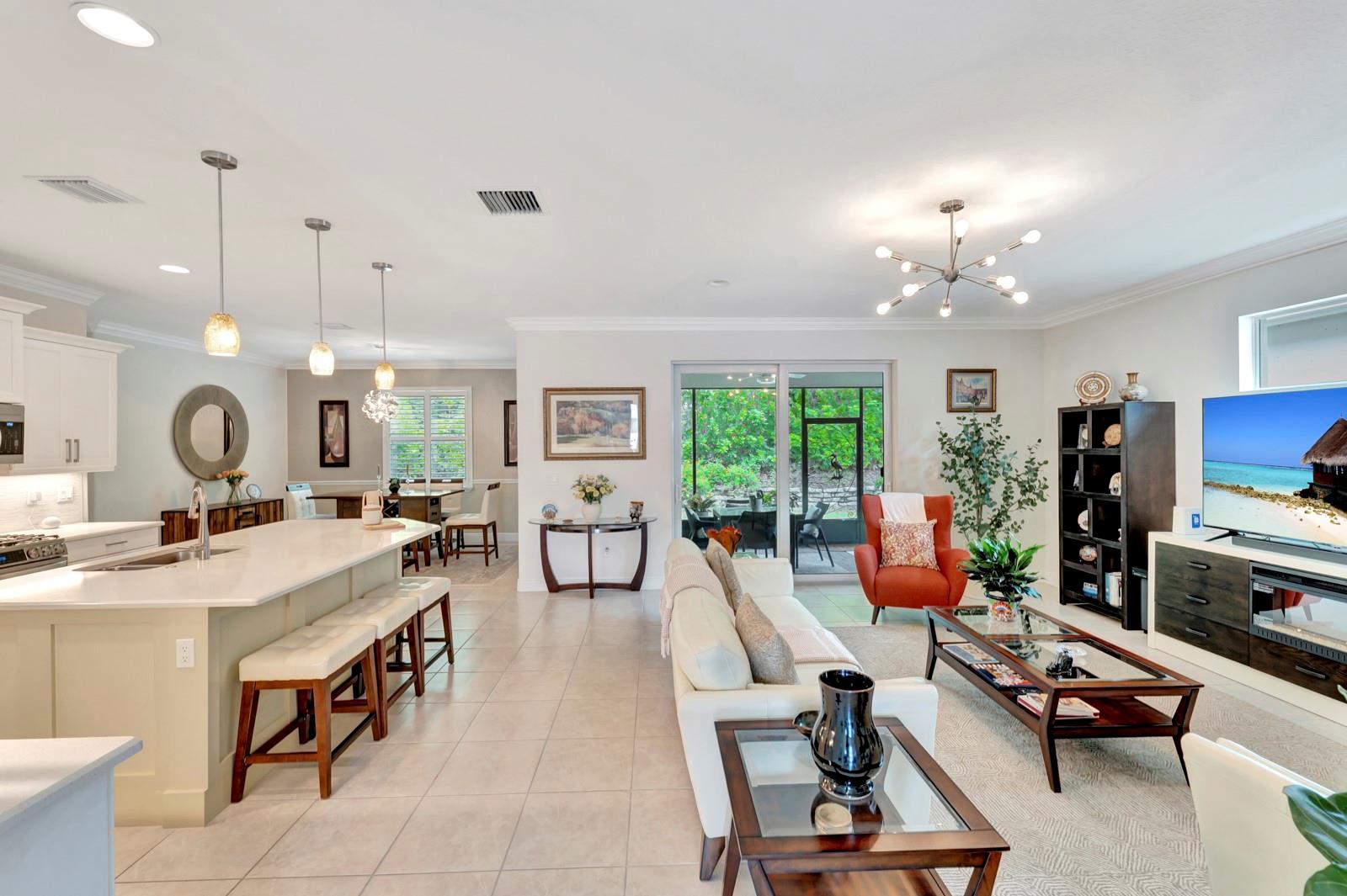 5950 Bella Rosa Ln