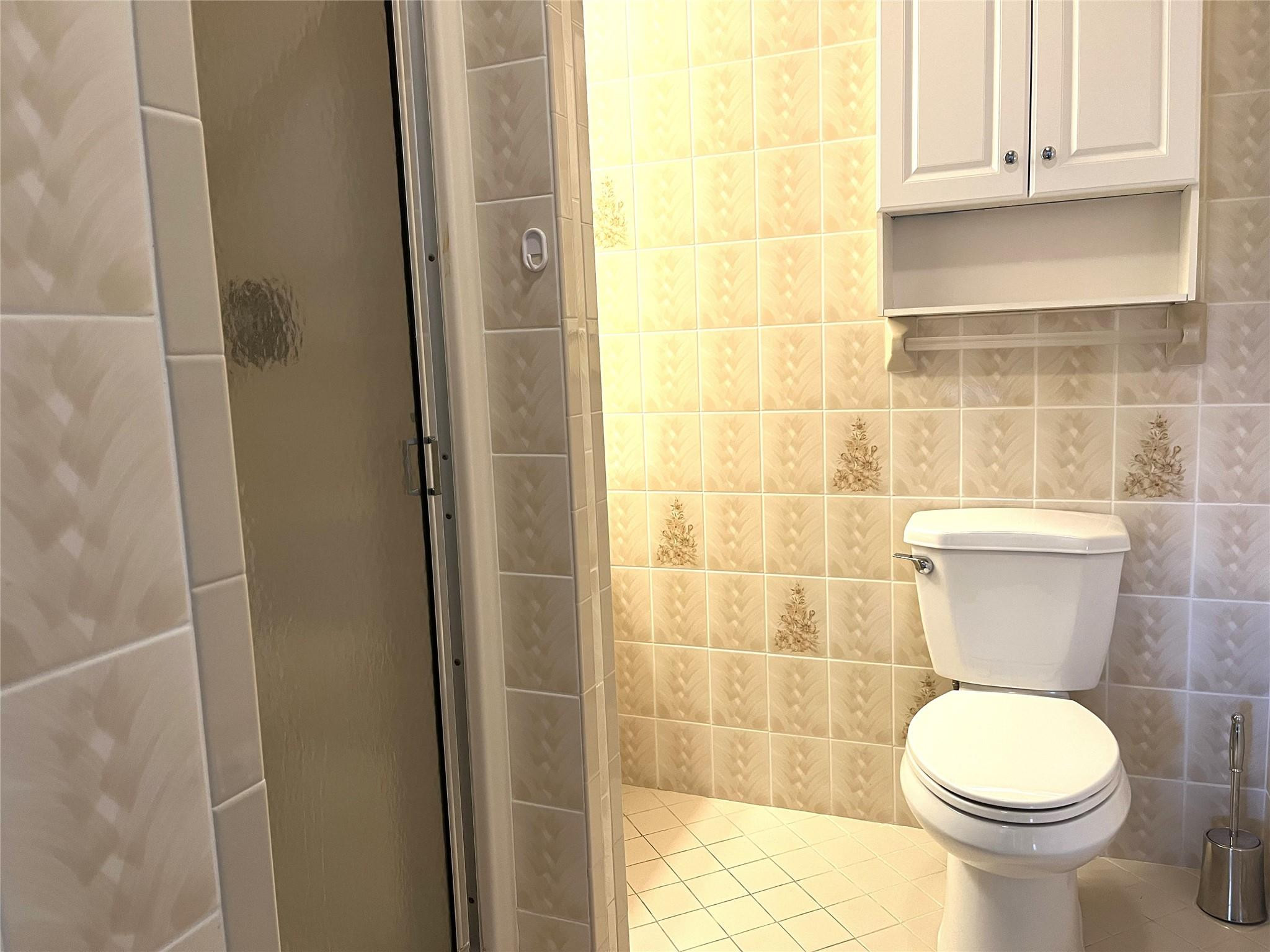 68 Royal Oak Ct 106