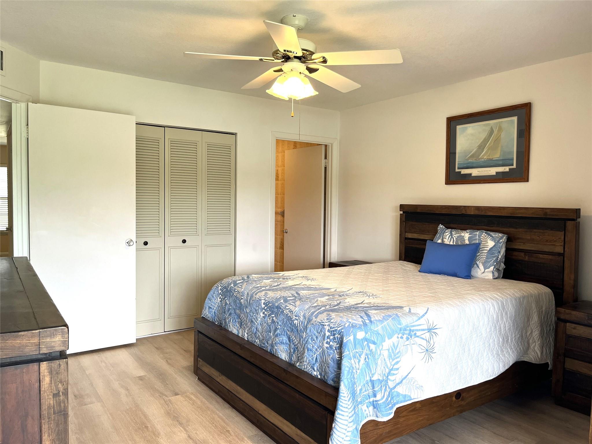 68 Royal Oak Ct 106