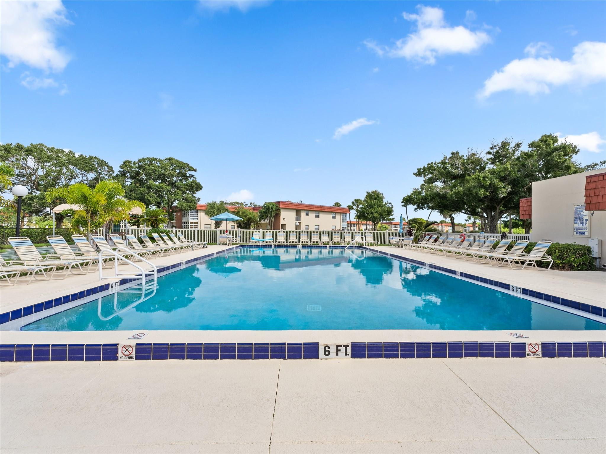 68 Royal Oak Ct 106