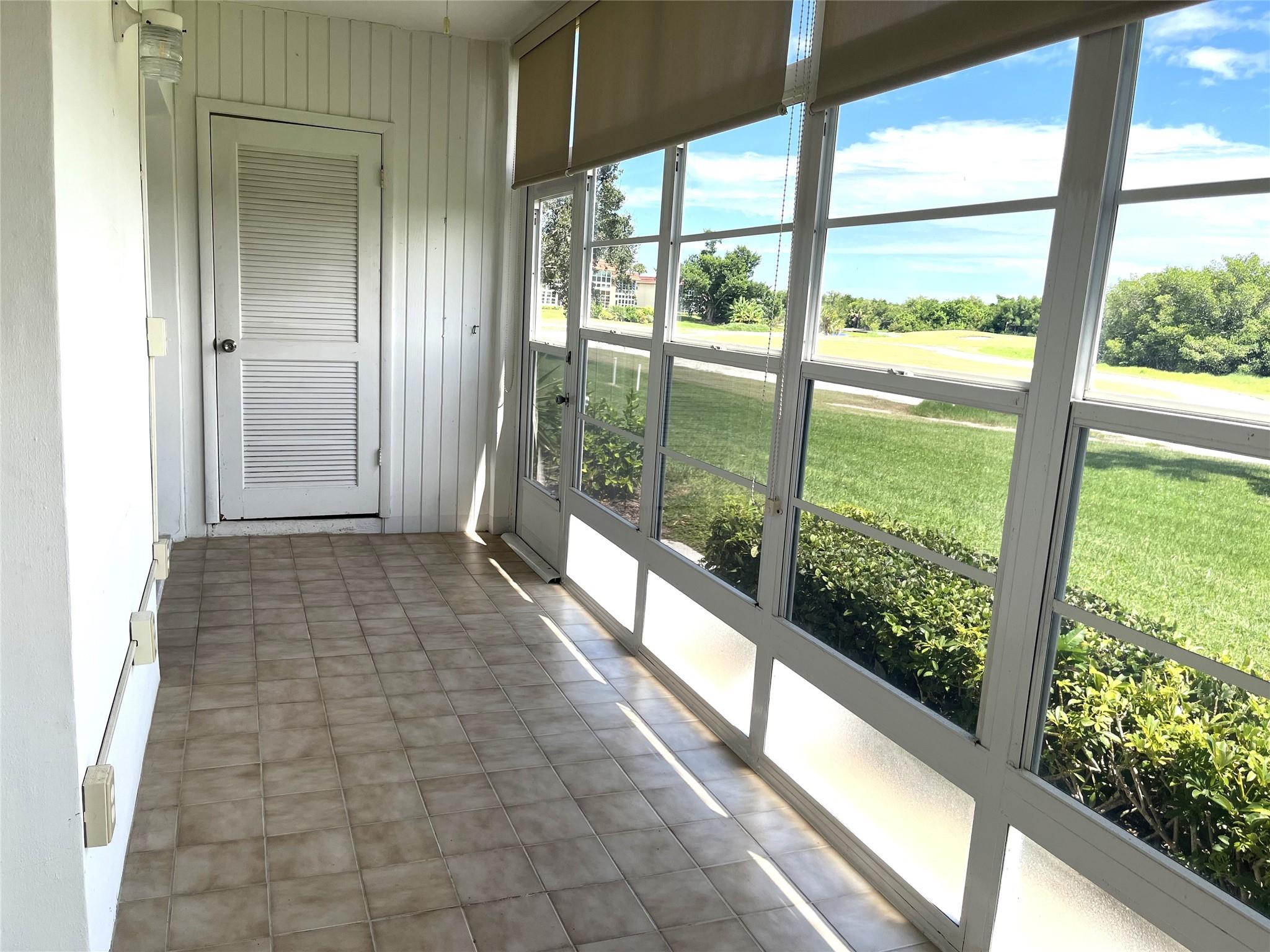 68 Royal Oak Ct 106