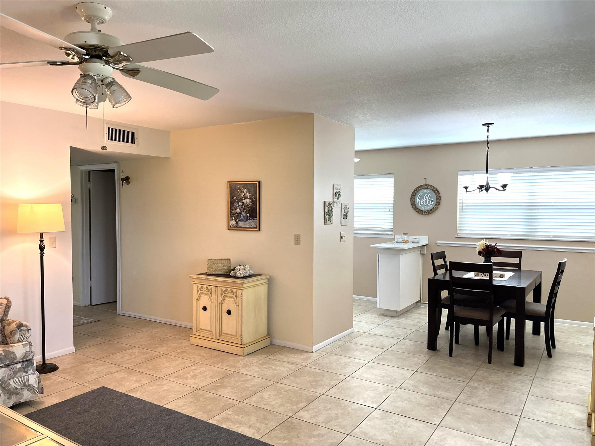 68 Royal Oak Ct 106