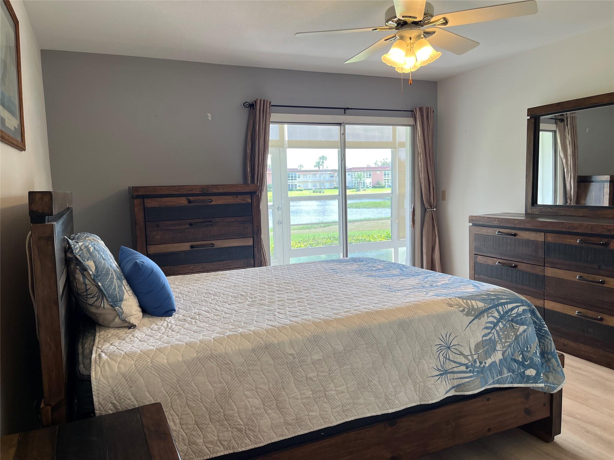 68 Royal Oak Ct 106