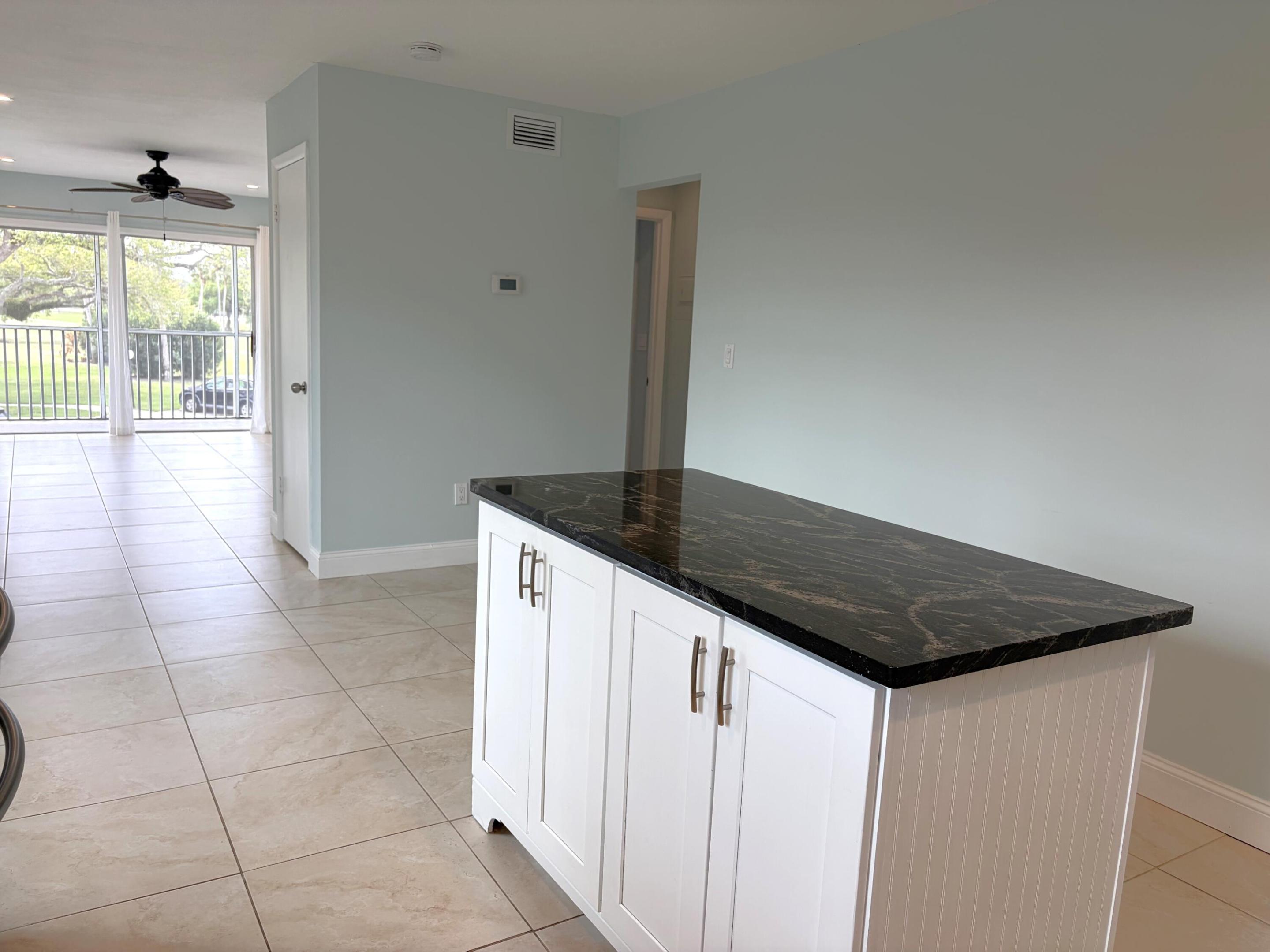 5 Vista Palm Ln 207