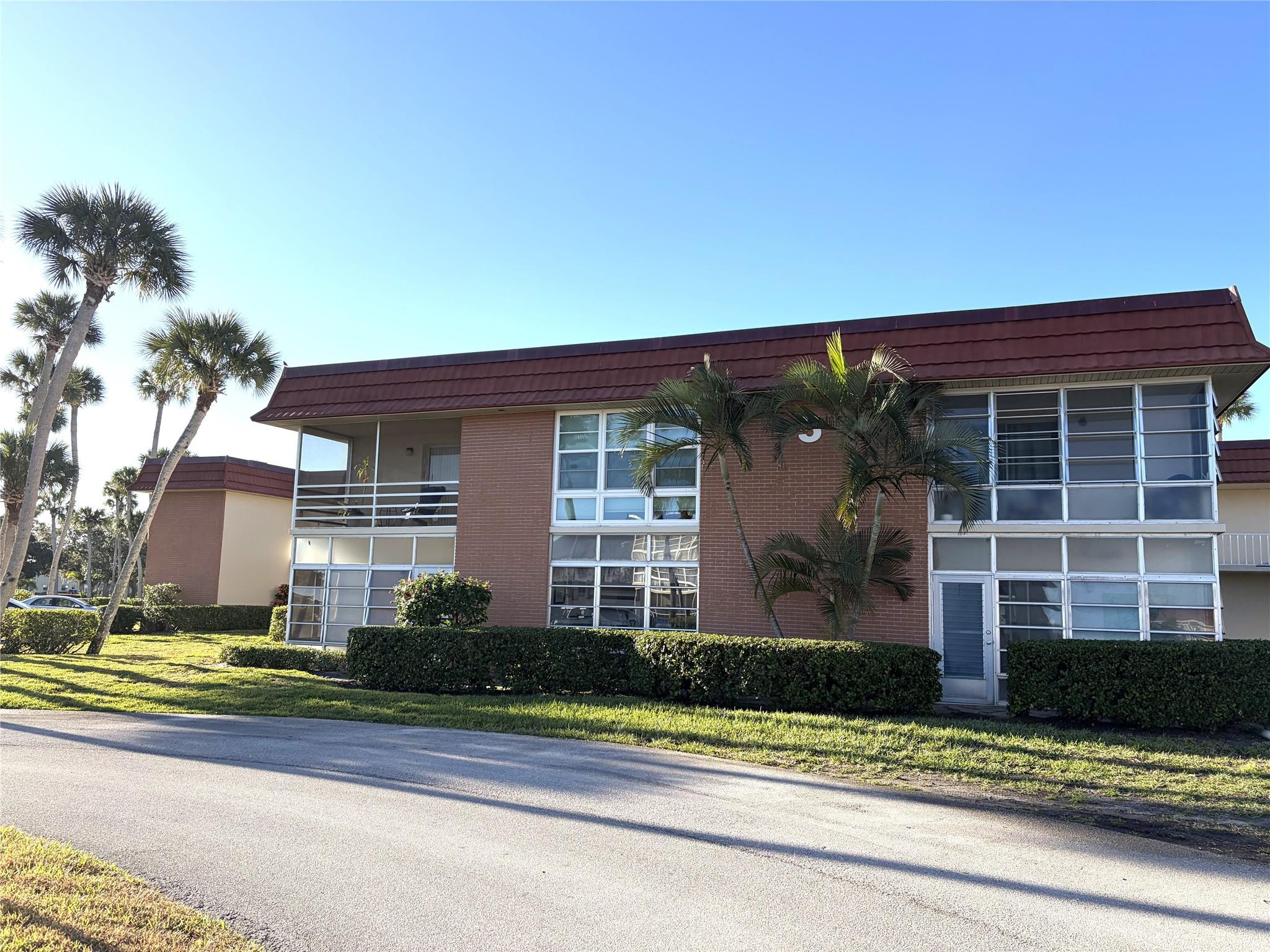 5 Vista Palm Ln 207