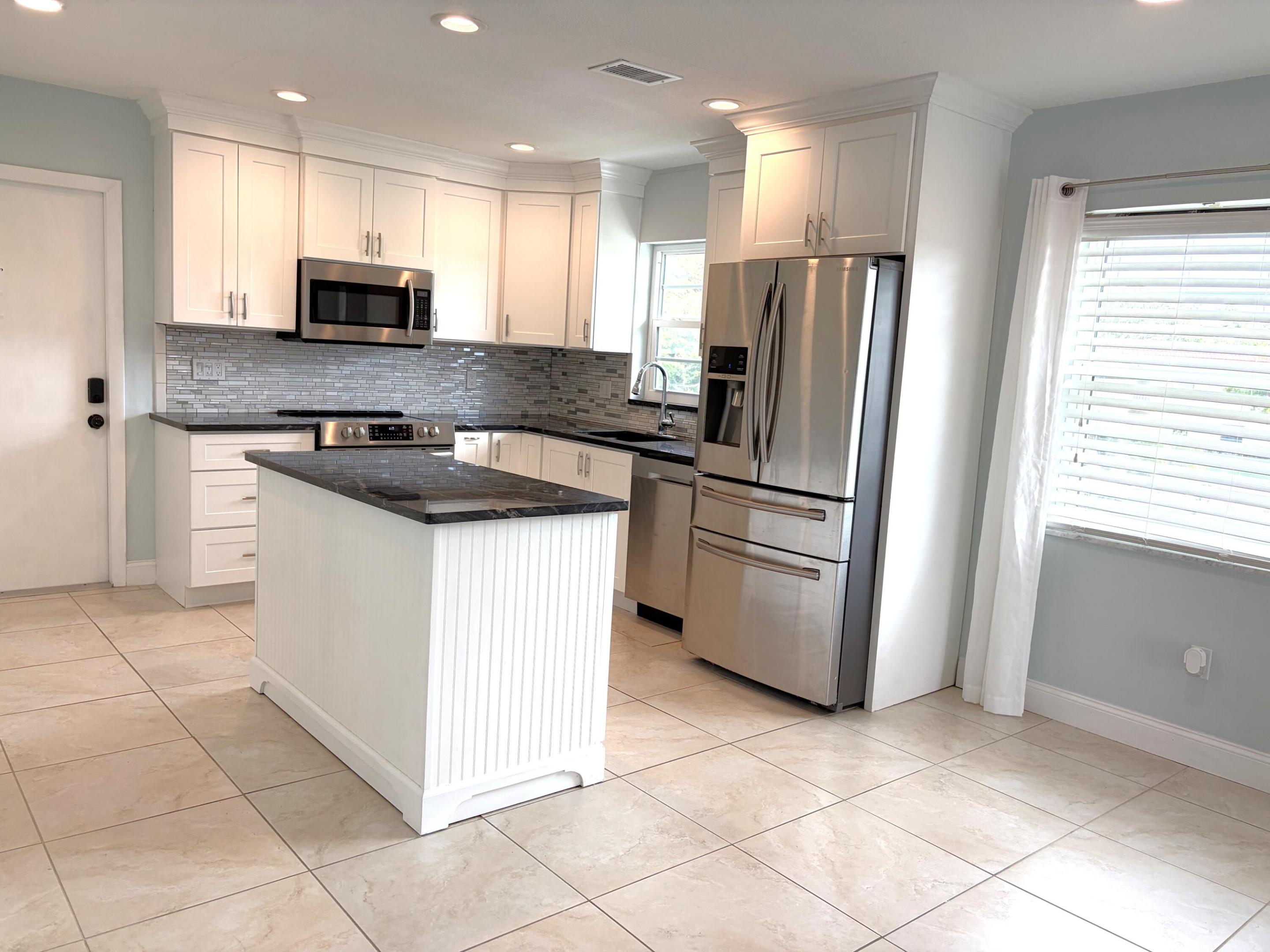 5 Vista Palm Ln 207