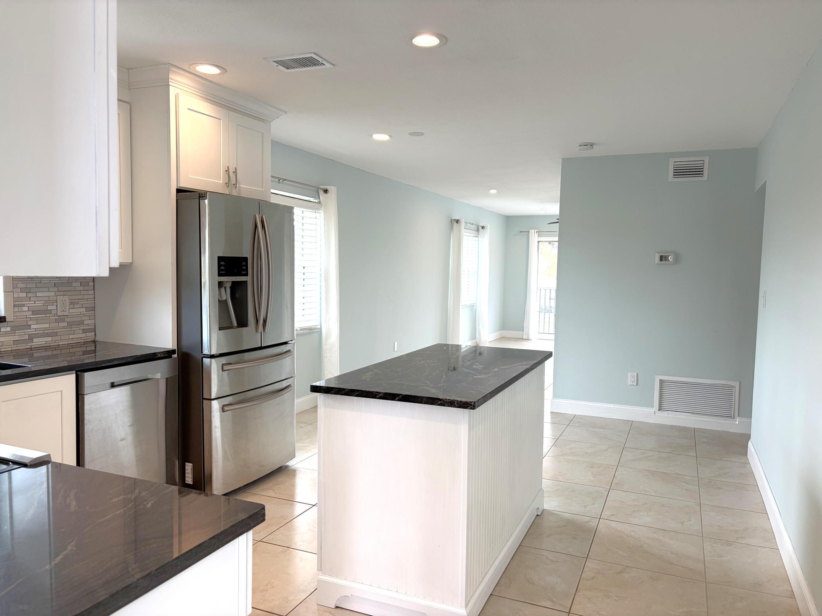 5 Vista Palm Ln 207