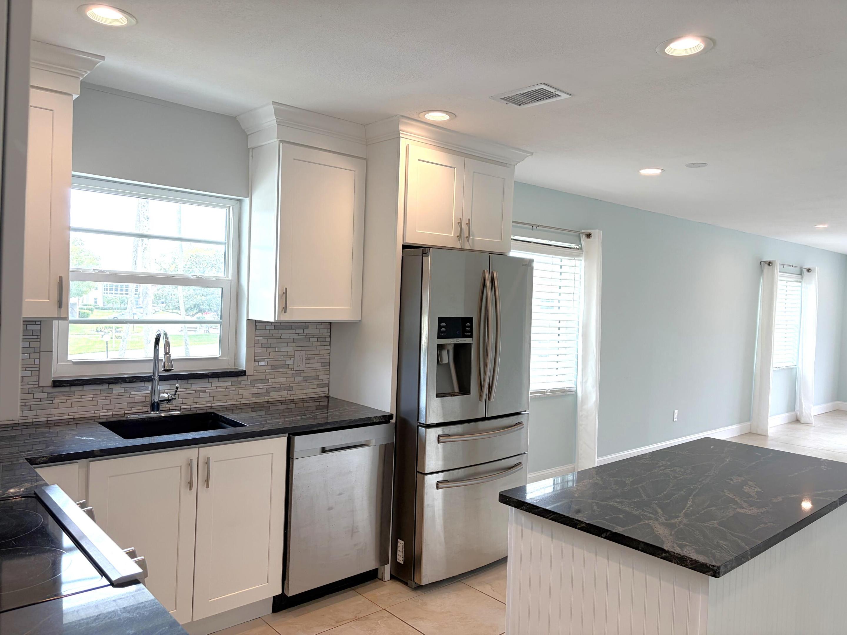 5 Vista Palm Ln 207