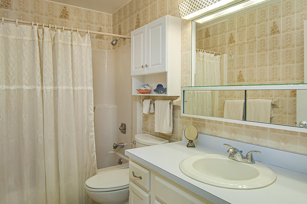 68 Royal Oak Court 106