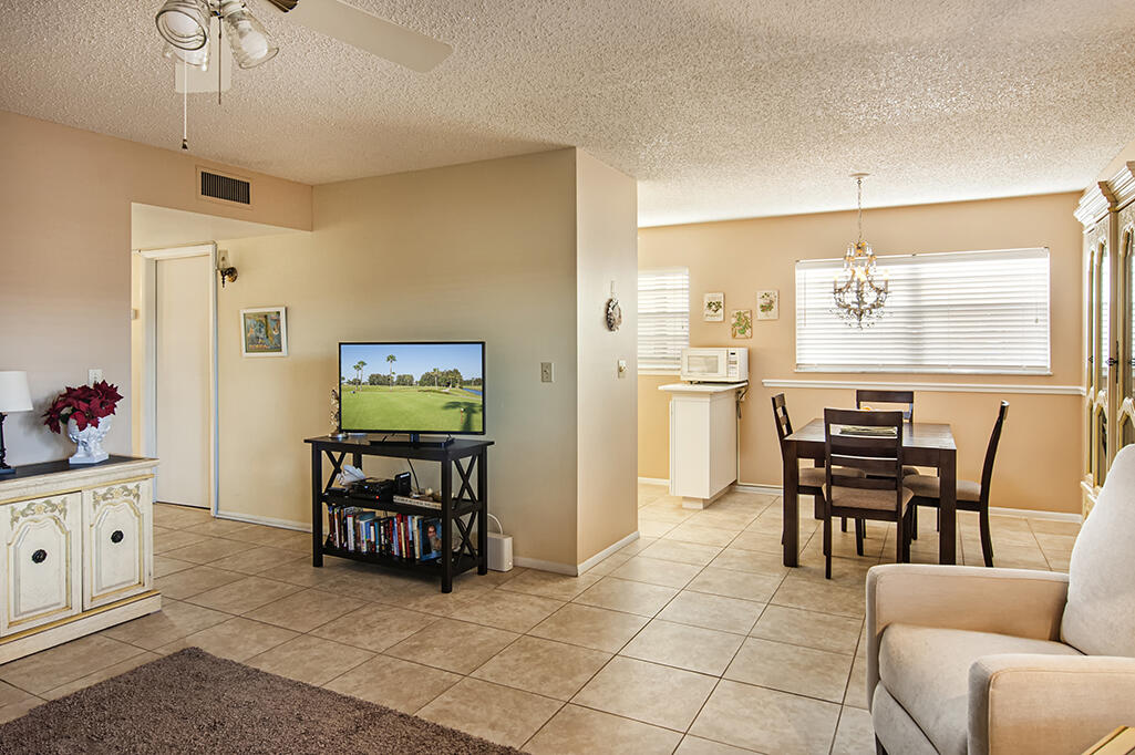 68 Royal Oak Court 106