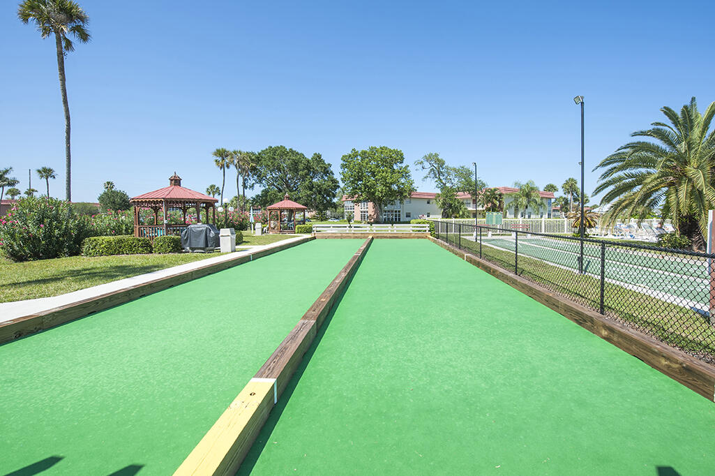 68 Royal Oak Court 106