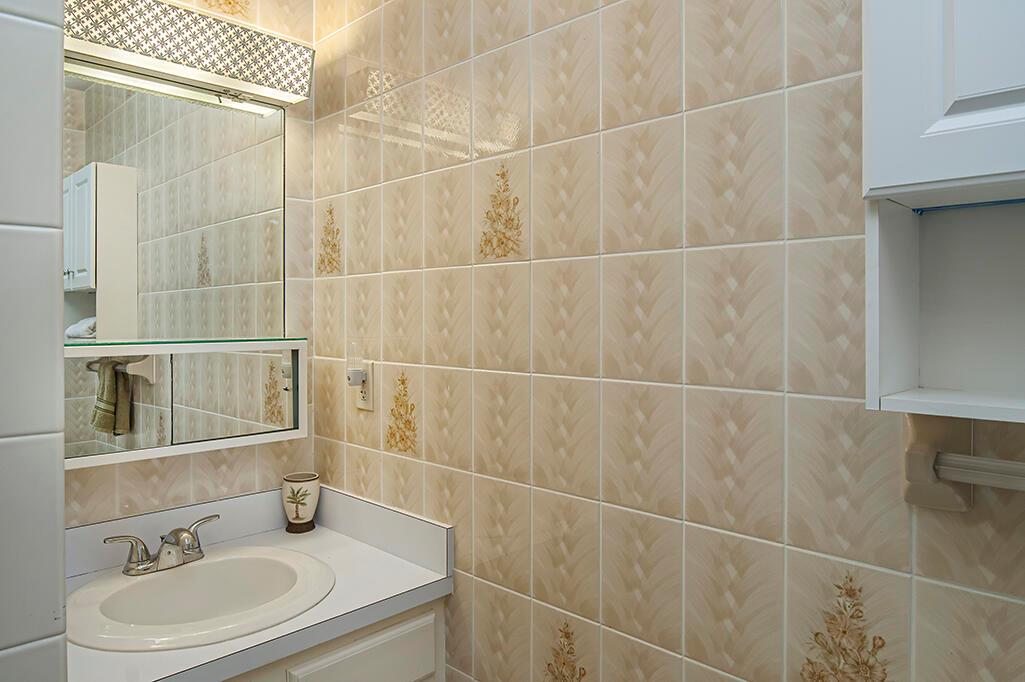 68 Royal Oak Court 106